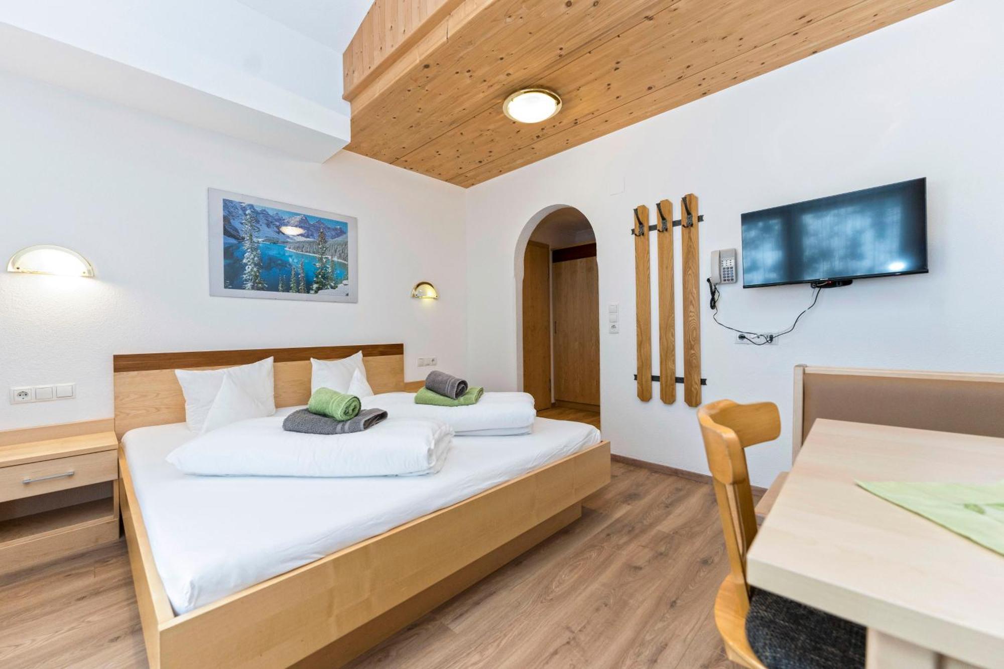 Hotel Garni Siegele - Inklusive Silvretta-Card Premium Ischgl Exteriér fotografie