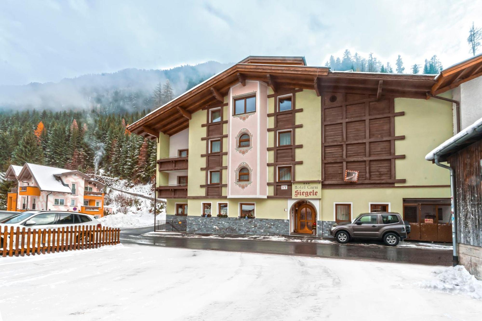 Hotel Garni Siegele - Inklusive Silvretta-Card Premium Ischgl Exteriér fotografie